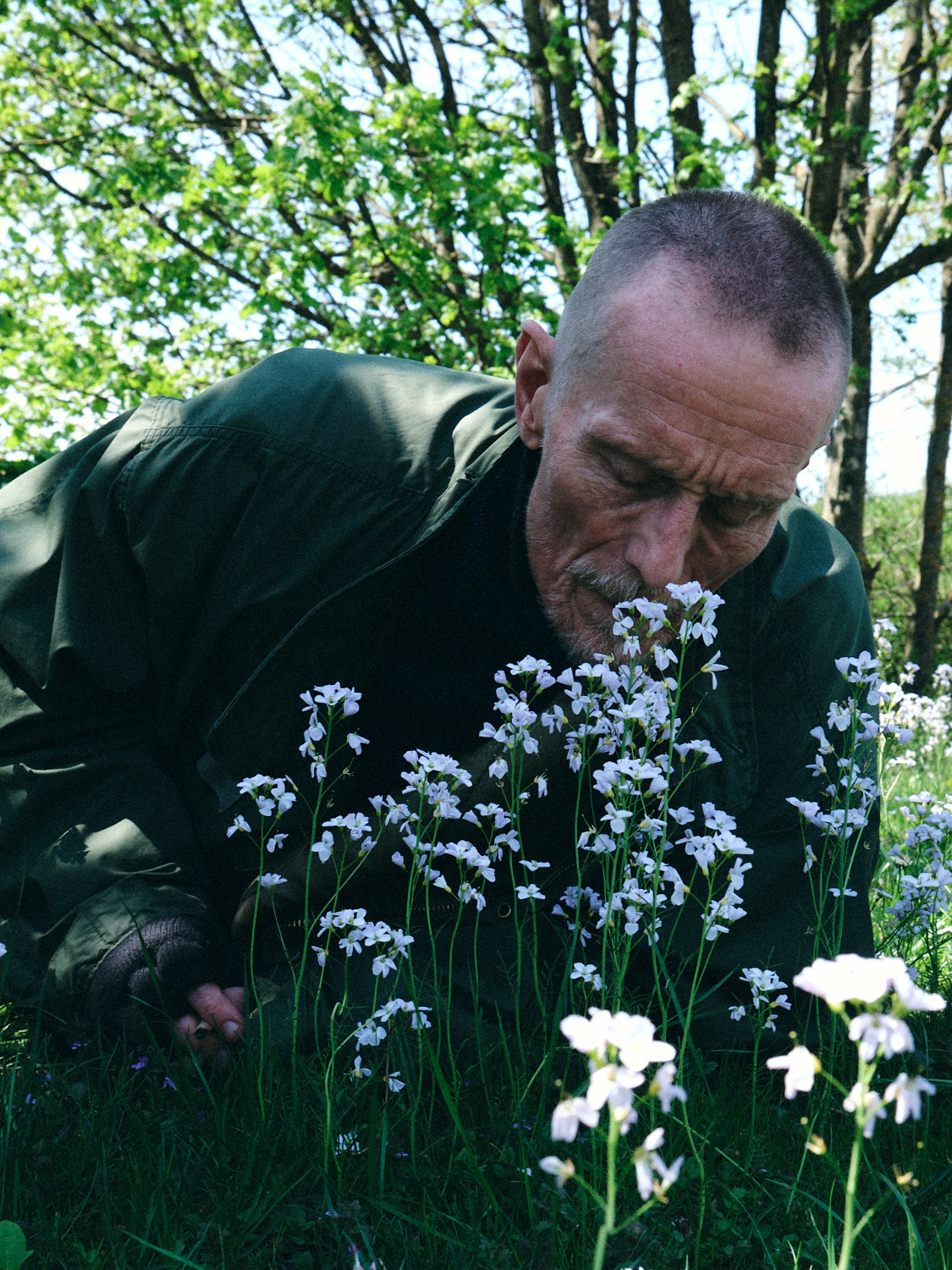 Natural light portrait of musician Rob Birch from Stereo MC’s by Sandra Schwaiger – photography by Sandra Schwaiger